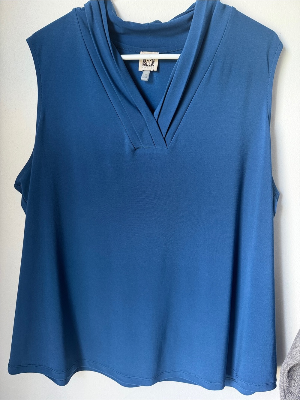 Anne Klein Sleeveless V-Neck Camisole in Teal Blue